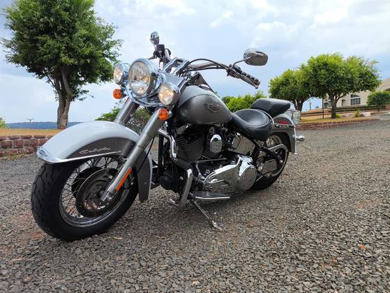HARLEY-DAVIDSON SOFTAIL DELUXE 